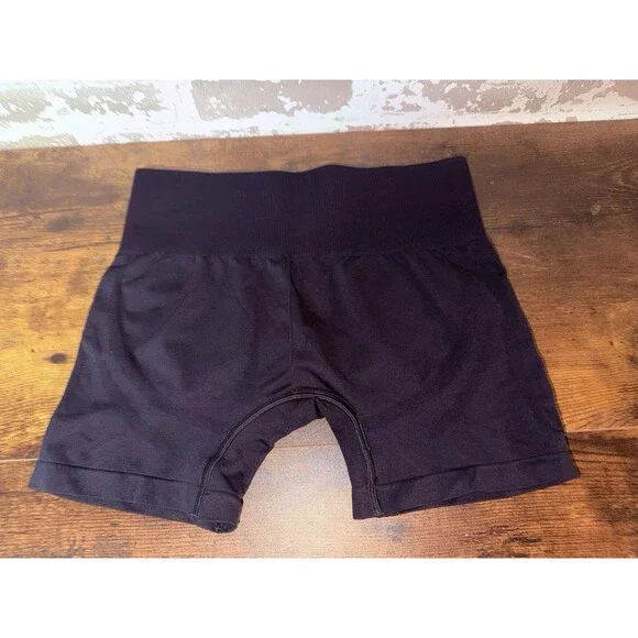 NEW - GYMSHARK - Sculpt Seamless Short - MEDIUM - Black - Picture 4 of 6